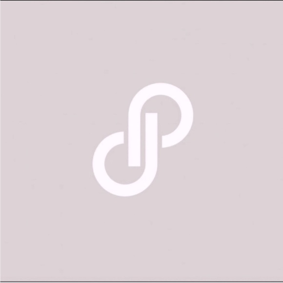 id:23 NWOT cuffed white shorts button and zip closure from stitch fix size 25 - Picture 2 of 10